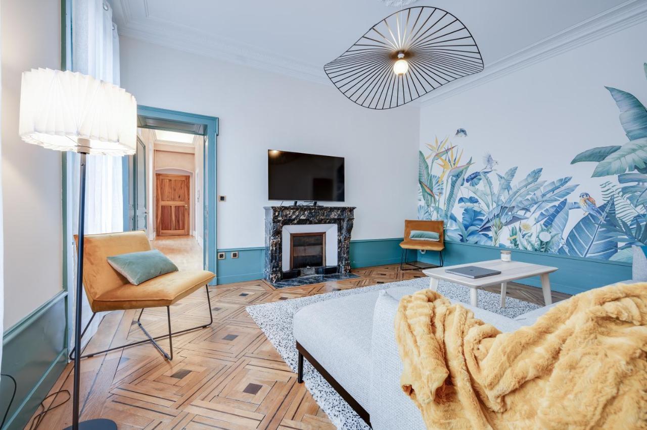 Grand Appartement 8 Personnes Terrasse Privative Hyper Centre Calme Lons-le-Saunier Bagian luar foto